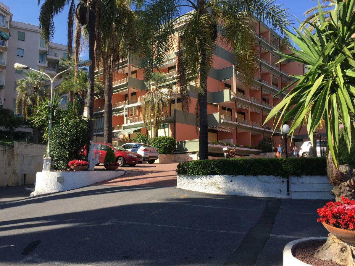 Residence Imperiale Sanremo Bagian luar foto