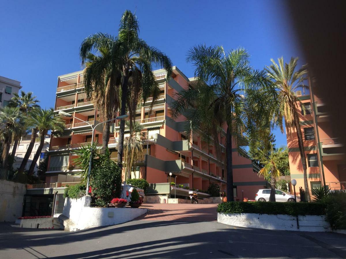 Residence Imperiale Sanremo Bagian luar foto