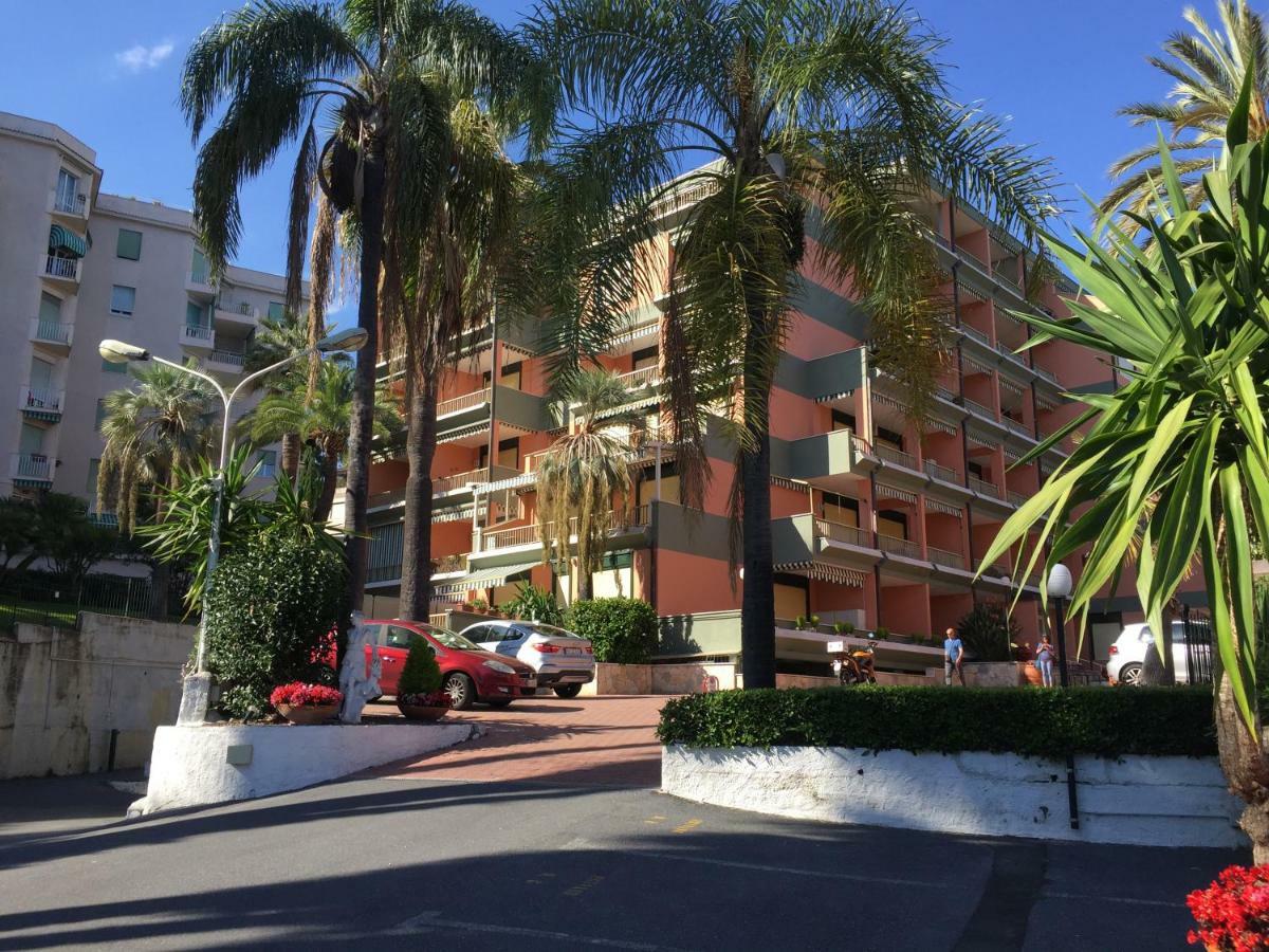 Residence Imperiale Sanremo Bagian luar foto