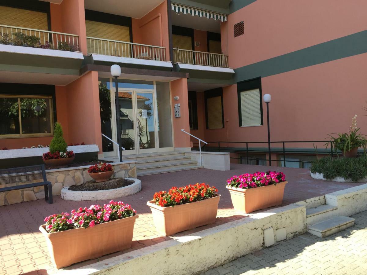 Residence Imperiale Sanremo Bagian luar foto