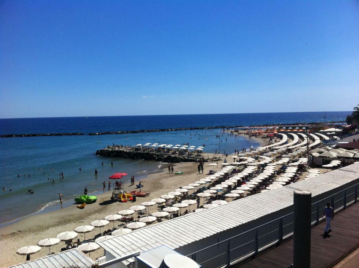 Residence Imperiale Sanremo Bagian luar foto